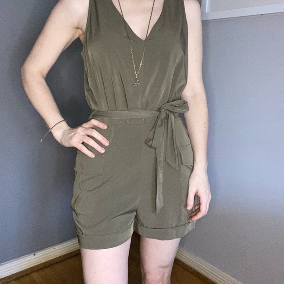 New - Olive dynamite jumpsuit small - Picture 4 of 4
